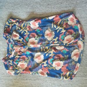 Floral short-sleeved shirt